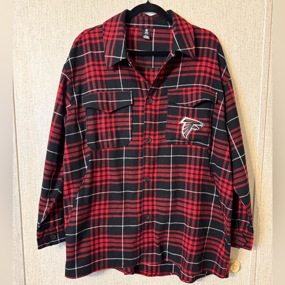 NFL Jackets & Blazers - NFL Women’s Plaid Flannel Shacket. NWOT ATLANTA FALCONS